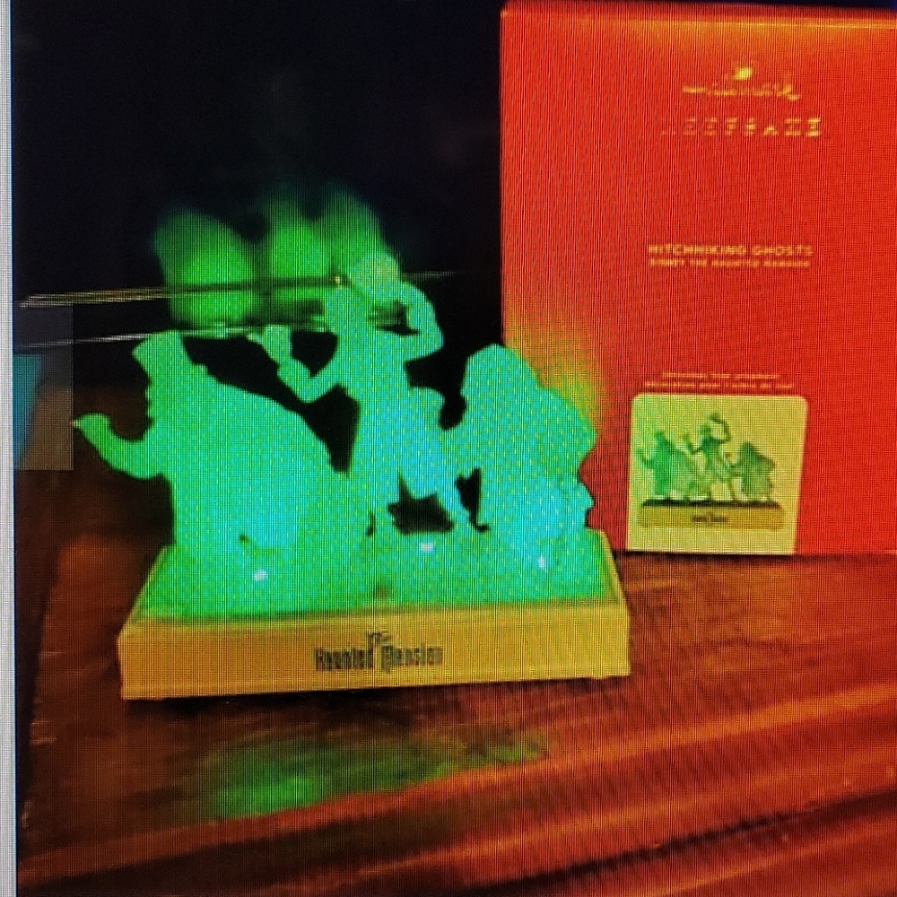Hallmark Haunted Mansion Hitchhiking Ghosts Ornament Battery Powered